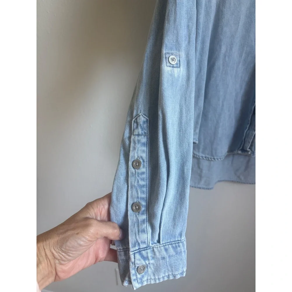 Kut from the Kloth Light Wash Cotton Linen Button Down Shirt Small KT129201